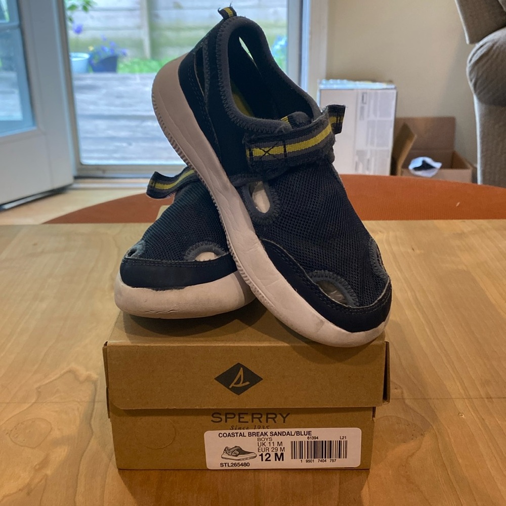 Sperry Boys coastal break sandal blue size 12m.